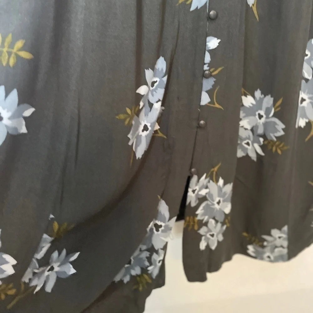 NWT Mimi Maternity Floral Tie-Back Dress Size Small Blue Gray Midi